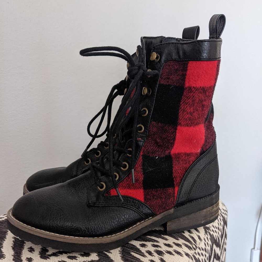 Steve Madden Lace UP Boots, Plaid, 8
